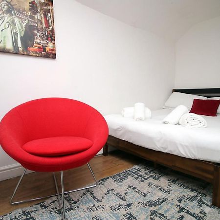 Lovely Studio Flat With Free Parking - Near To City Center Swansea Exterior foto